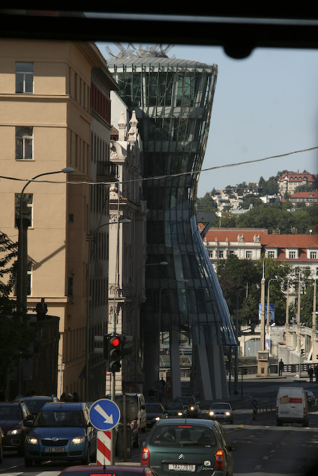 Pragreise (84 von 102).jpg - Das tanzende Haus - ein viel beachtetes Kunstwerk moderner europäischer Architektur!